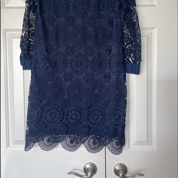 Taylor Navy Lace Dress Size 6 Scolloped Bottom - Picture 3 of 11